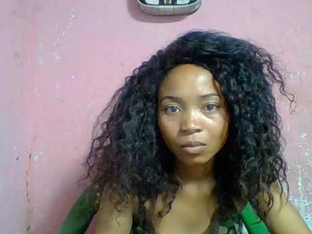 Estelahh on BongaCams