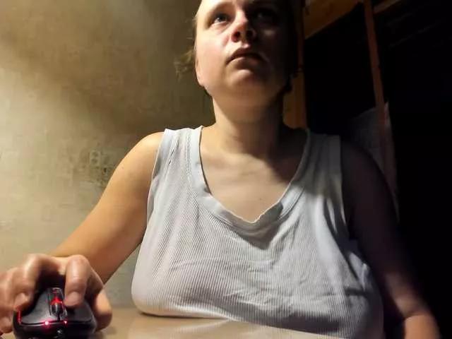 esterjohns on BongaCams 