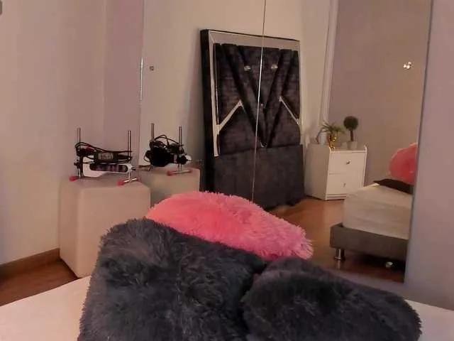 Isa-Jonness on BongaCams