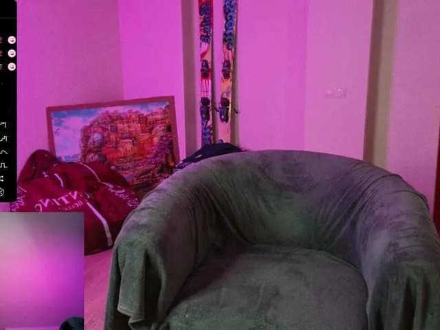 KiraFire on BongaCams