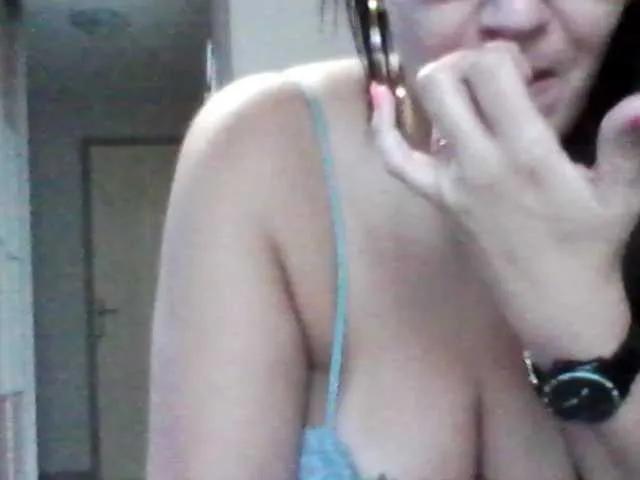 Lindafrancaise on BongaCams