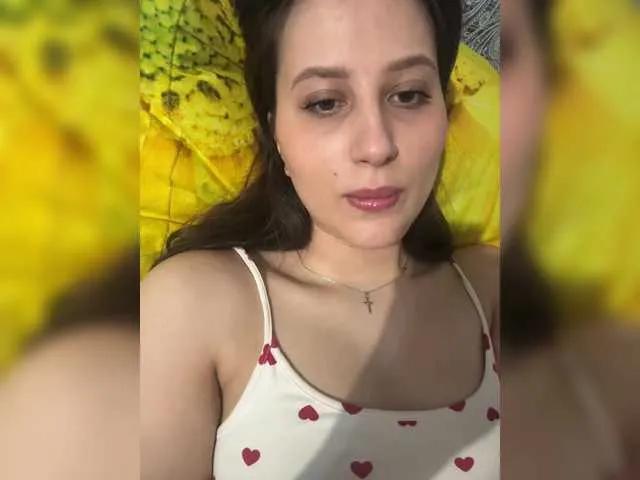 Llevie on BongaCams 