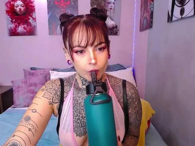 LolaRouse on BongaCams 