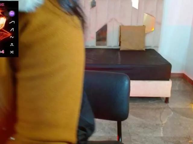 martina-tay on BongaCams
