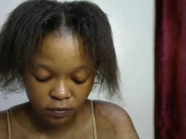 Miss-riri on BongaCams