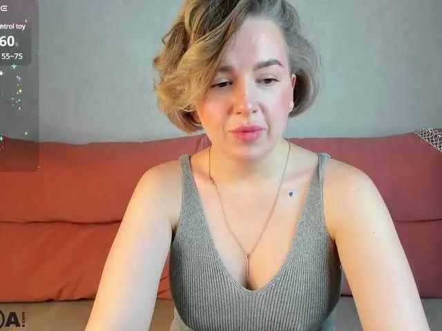 Nikki-Kai on BongaCams 