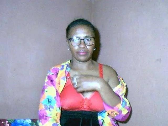 Nirinah2710 on BongaCams 