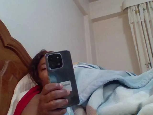 pussylips53 on BongaCams