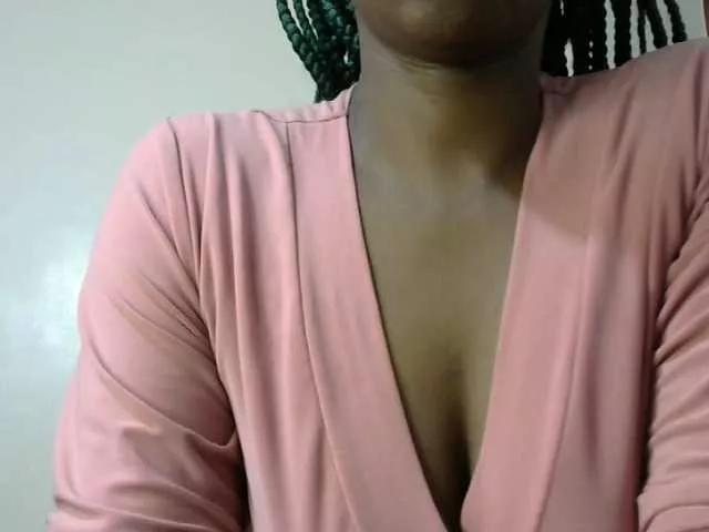 queen-innocent on BongaCams 