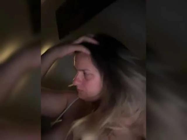 ReveMignoneX on BongaCams
