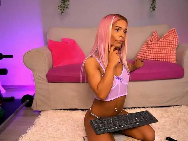 SarahRaynex on BongaCams 