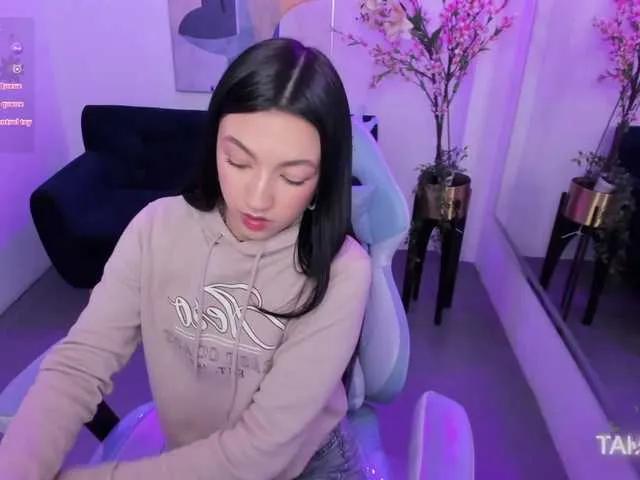 Scarlet-lou on BongaCams