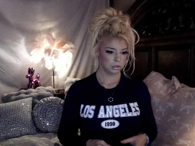 xtinastar on BongaCams
