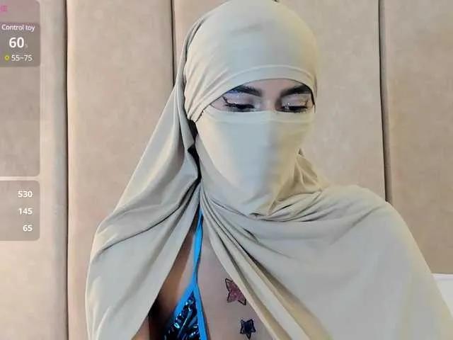 zahiira on BongaCams
