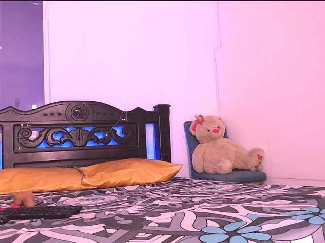 zararose on BongaCams 