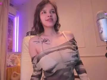 adalyn_glow on Chaturbate 