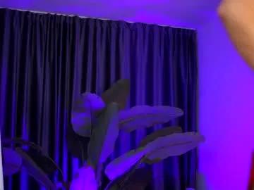 almavelia on Chaturbate 