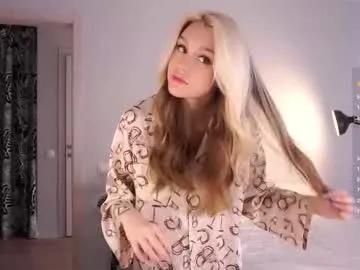emmiemurray — g: Lick my finger close to cam  / Call me Aurora, I'm from Venice, I'm #18 y.o. Will you be my friend? #shy #new #teen #blond [25 tokens remaining]