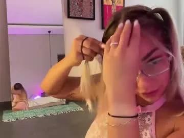 hiiandrea on Chaturbate 