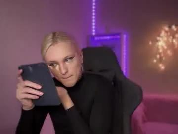 tiffany2005 — GOAL: cum in front of everyone [890 tokens remaining] Welcome to my room! #18 #bigdick #bigass #trans #cam