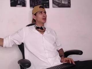 max_becford from Flirt4Free is Freechat