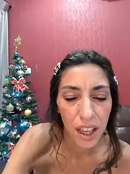 amanilouve from StripChat is Freechat