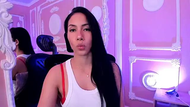 ArianaReynoldss on StripChat 