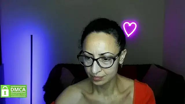 Arianasweety23 on StripChat 
