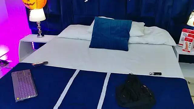 Becca_Grims — Ride my dildo and make me cum 