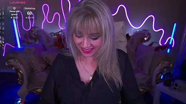 CandyLadyyy — Freechat on StripChat