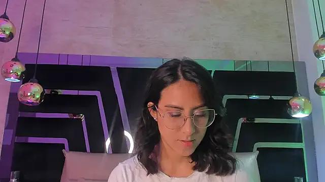 DaraBeckett on StripChat 