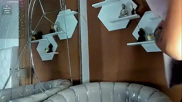 EimmyAdams on StripChat 