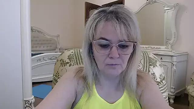 EleanoraDream on StripChat 
