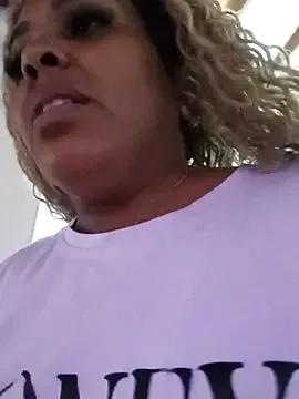 ELLA_KELLY on StripChat 