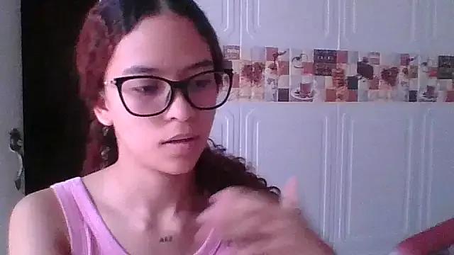 emaandemely on StripChat 