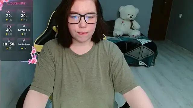 Emily_Amorre — squeeze big boobs + tongue tease