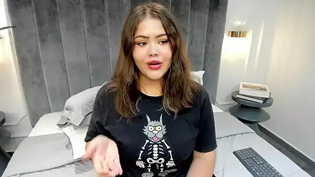 Emma__Roy on StripChat 