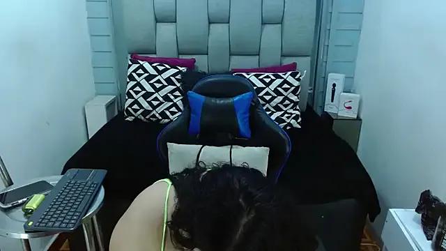 evelin_zaens on StripChat 