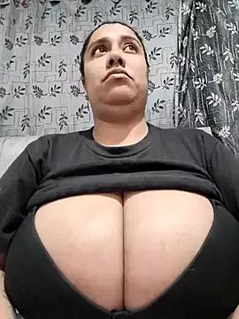 federica_bigboobs on StripChat 
