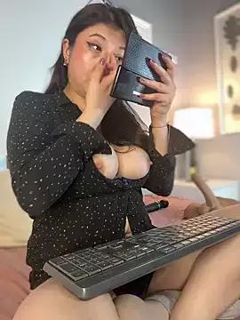 hannaasweet on StripChat 