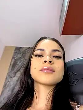 HannaRhodes on StripChat 