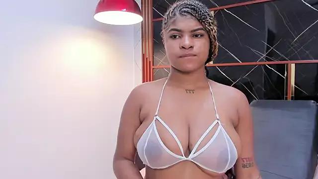 HannyThompson on StripChat 