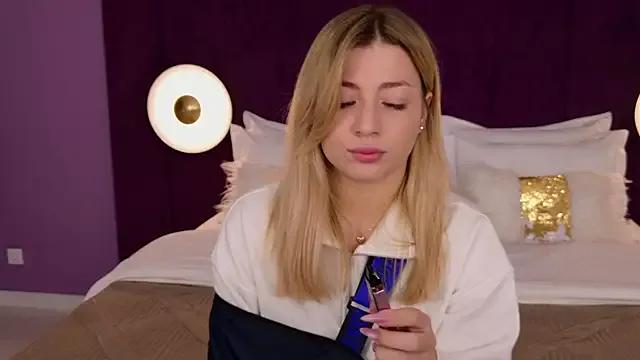 HelenaMorgan on StripChat 