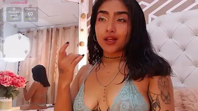 HelenaSwani on StripChat 