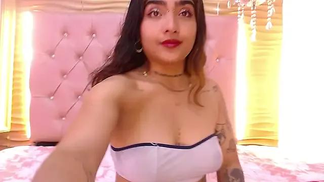 HelenaSwani on StripChat 