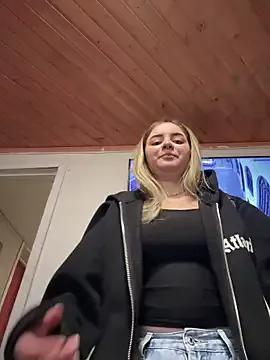 imlindapink on StripChat 