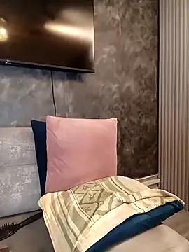 IsisBlake on StripChat 