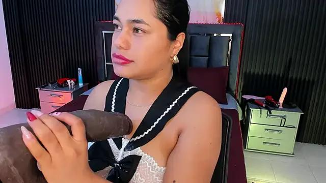 Issafoxx — Tearing my throat apart 