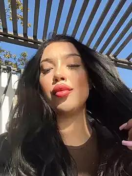 kiss_Lissa — MAKE ME WET IN STREET 