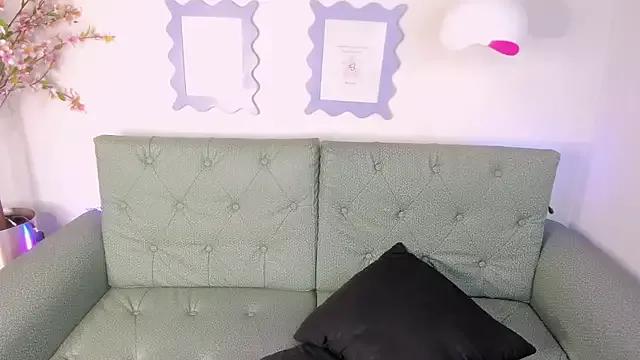 leila_whisper on StripChat 